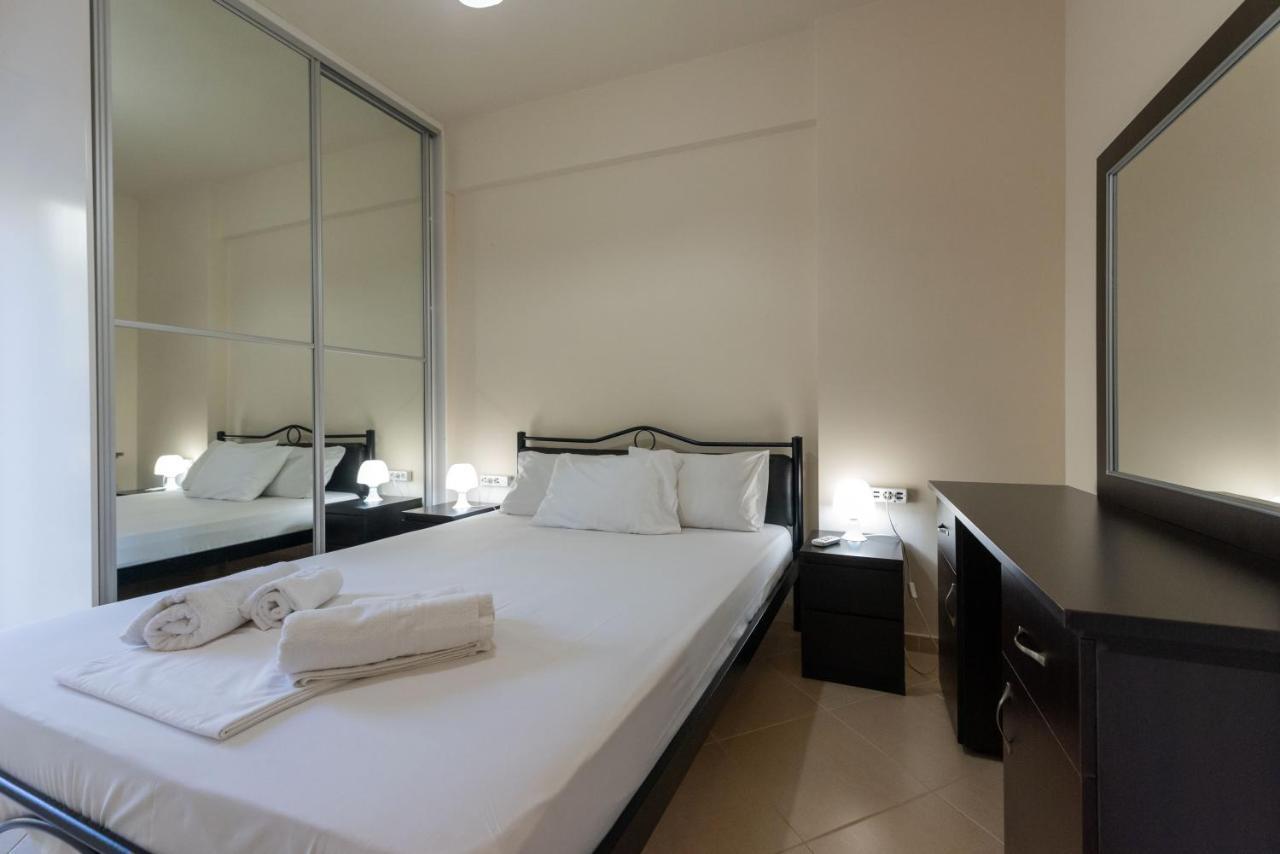 Grand Suites With Private Pools Kalamata Exterior photo